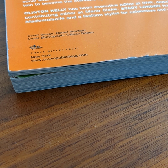 Dress Your Best: The Complete Guide to Finding the Style... - Picture 4 of 9